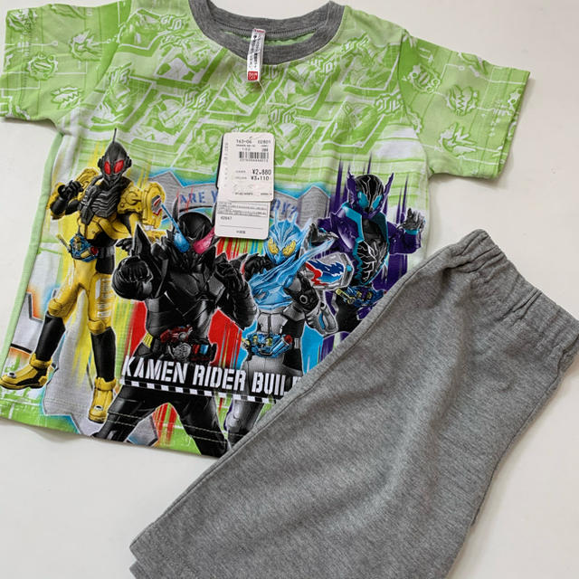 BANDAI(バンダイ)のパジャマ 100 新品　仮面ライダービルド キッズ/ベビー/マタニティのキッズ服男の子用(90cm~)(パジャマ)の商品写真