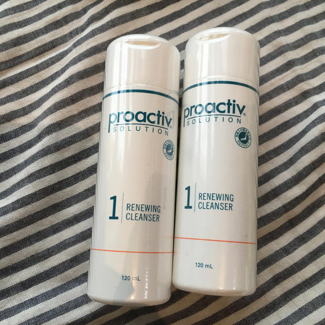 proactiv(プロアクティブ)のプロアクティブ　2本セット　リニューイングクレンザー　スクラブ洗顔料 コスメ/美容のスキンケア/基礎化粧品(洗顔料)の商品写真