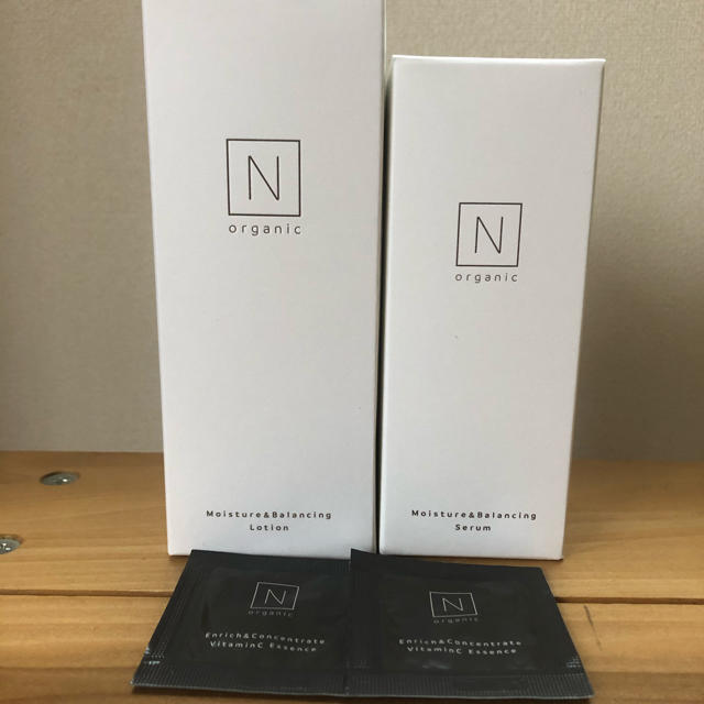 Nオーガニック モイスチュア&バランシングローション　セラム コスメ/美容のスキンケア/基礎化粧品(化粧水/ローション)の商品写真