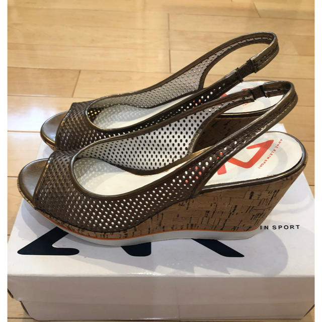 ANNE KLEIN(アンクライン)のセール　新品　サンダル  ANNE  KLEIN  SPORT  24.5センチ レディースの靴/シューズ(サンダル)の商品写真