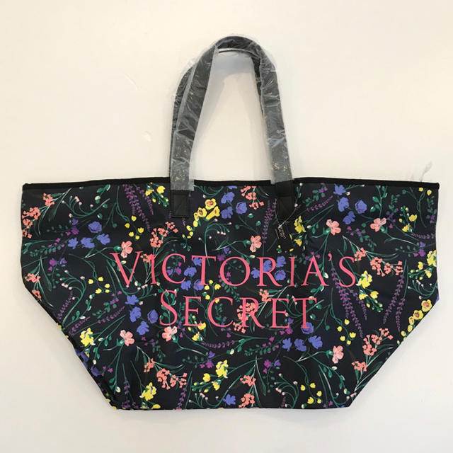 Victoria's Secret(ヴィクトリアズシークレット)の新品☆Victoria’s Secret 大きめ フラワートート レディースのバッグ(トートバッグ)の商品写真