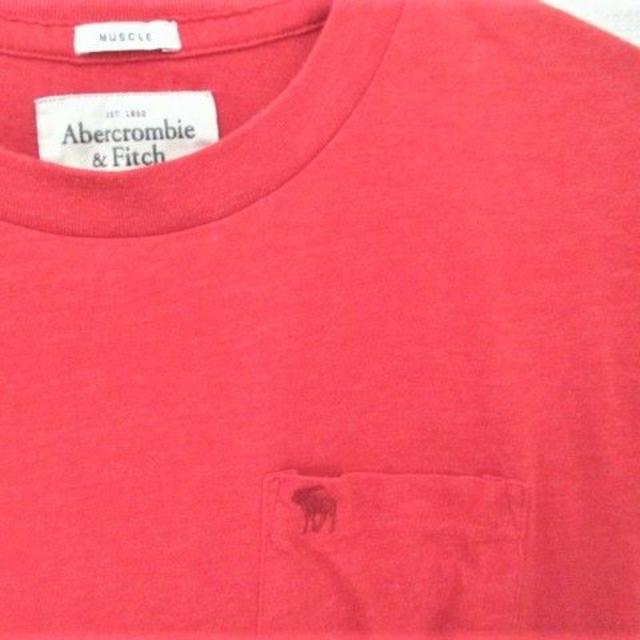 Abercrombie&Fitch(アバクロンビーアンドフィッチ)のアバクロンビーアンドフィッチ アバクロ ポケット付 ワンポイント Tシャツ/M メンズのトップス(Tシャツ/カットソー(半袖/袖なし))の商品写真