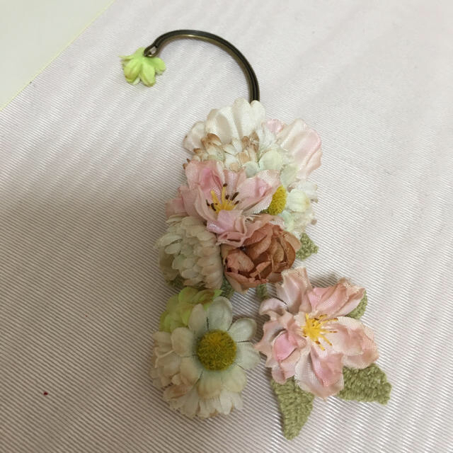 m.soeur(エムスール)の❤︎ お花のイヤーカフ ❤︎ レディースのアクセサリー(イヤーカフ)の商品写真