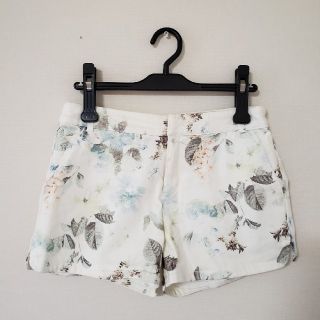 スピックアンドスパン(Spick & Span)のspic&span　花柄ショートパンツ(ショートパンツ)