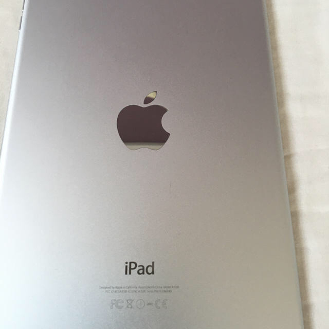 iPad(アイパッド)のiPad mini4 Wi-Fi 128GB  シルバー スマホ/家電/カメラのPC/タブレット(タブレット)の商品写真
