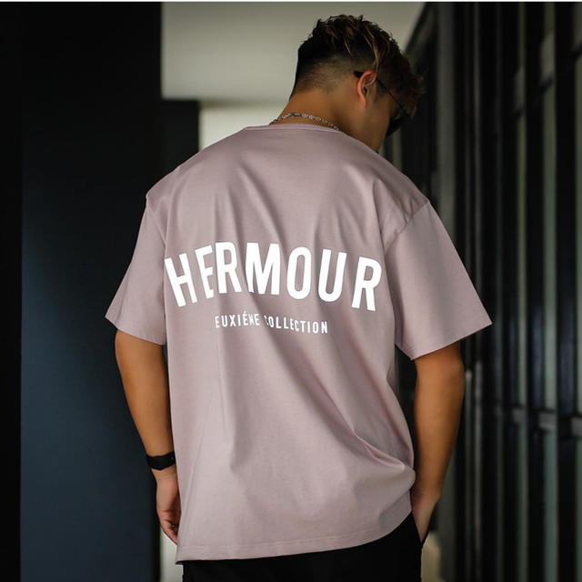 HERMOUR Tシャツ