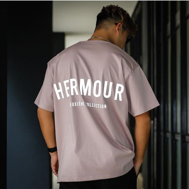 トップスHERMOUR Tシャツ