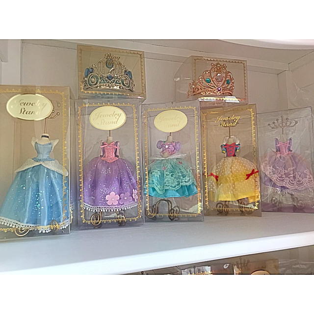 Disney(ディズニー)のディズニー　プリンセス　アクセサリースタンド エンタメ/ホビーのおもちゃ/ぬいぐるみ(キャラクターグッズ)の商品写真