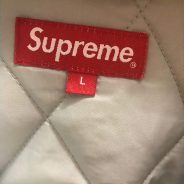 Supreme(シュプリーム)のsupreme Sleeve Script Sideline ジャケット 美品 メンズのジャケット/アウター(ダウンジャケット)の商品写真