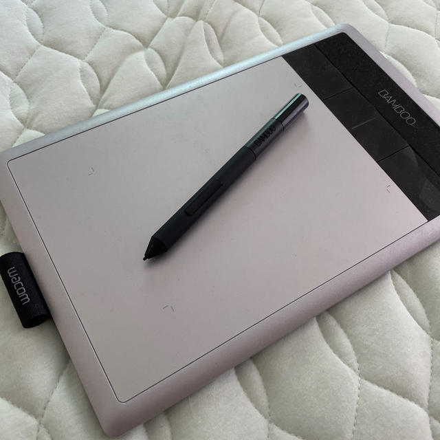 Wacom(ワコム)のWacom Bamboo ペンタブレット CTH470 スマホ/家電/カメラのPC/タブレット(PC周辺機器)の商品写真