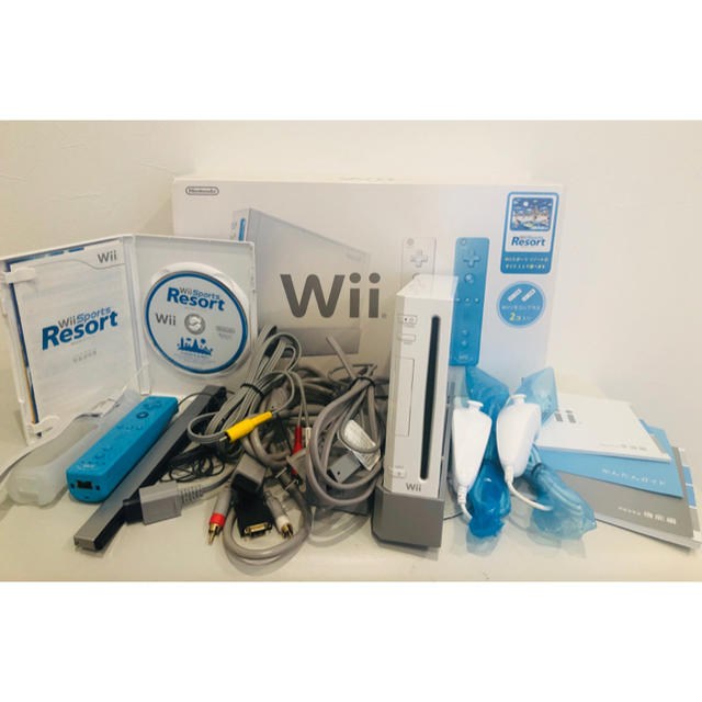 Wii(ウィー)のWii 本体 ＋ Wii Sport Resort エンタメ/ホビーのゲームソフト/ゲーム機本体(家庭用ゲーム機本体)の商品写真