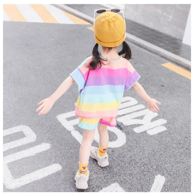 110 キッズ レインボーセットアップ 韓国子供服 Tシャツ ショートパンツ 夏 キッズ/ベビー/マタニティのキッズ服女の子用(90cm~)(Tシャツ/カットソー)の商品写真