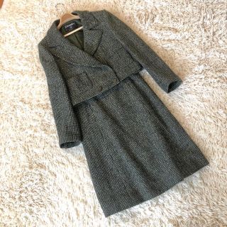 シャネル スーツ(レディース)(グリーン・カーキ/緑色系)の通販 10点