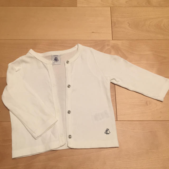 PETIT BATEAU(プチバトー)のPETIT BATEAU コットンカーディガン 12m74cm キッズ/ベビー/マタニティのベビー服(~85cm)(カーディガン/ボレロ)の商品写真