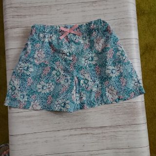 ユニクロ(UNIQLO)のUNIQLO  花柄ショートパンツ  140(パンツ/スパッツ)