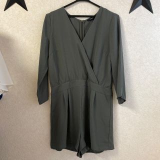 フォーエバートゥエンティーワン(FOREVER 21)の［最終値下げ］forever21 カーキ ロンパース(オールインワン)