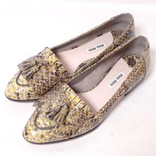 ミュウミュウ(MIU MIU)のAA262 ミュウミュウ MIUMIU エナメル ヘビ柄 ローファー(ローファー/革靴)