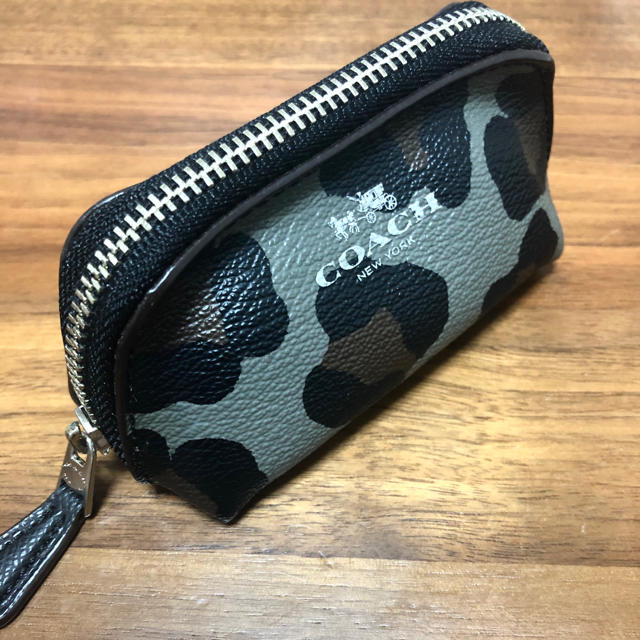 COACH(コーチ)のCOACH 革小物☆小物入れ/豹柄/ポーチ/コインケース/グレー レディースのファッション小物(ポーチ)の商品写真