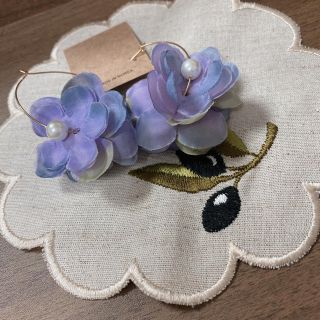 大振り　フラワーピアス(ピアス)