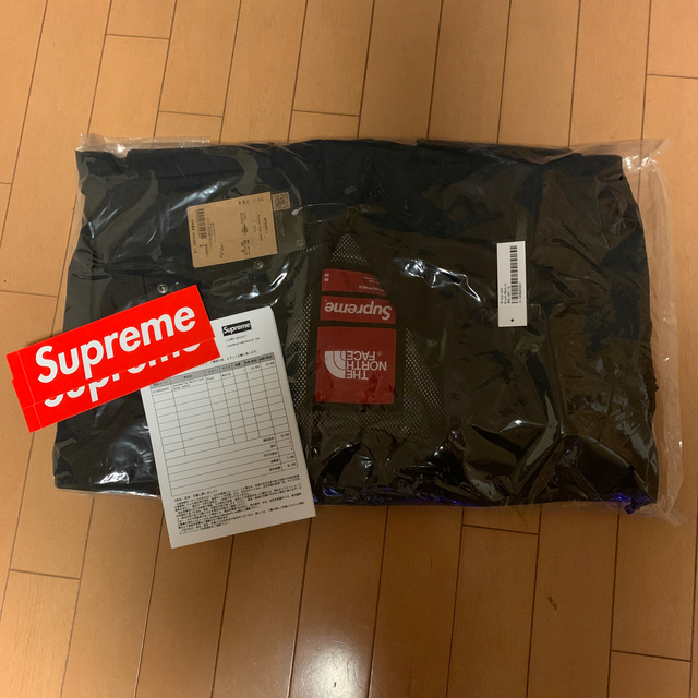 Supreme(シュプリーム)のSupreme®/The North Face® Cargo Jacket M メンズのジャケット/アウター(マウンテンパーカー)の商品写真