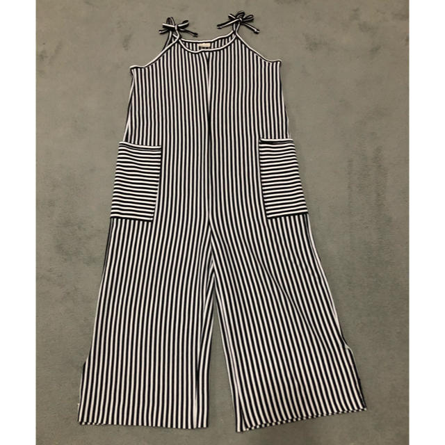 ZARA(ザラ)のZARA サロペット　ストライプ　140cm キッズ/ベビー/マタニティのキッズ服女の子用(90cm~)(ワンピース)の商品写真