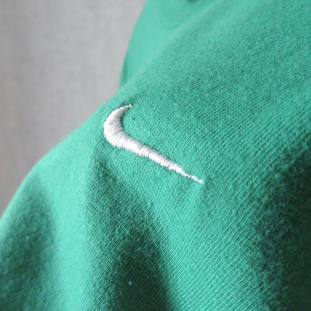 NIKE(ナイキ)のナイキ NIKE スウォッシュ刺繍 Tシャツ 緑 古着女子 vintage レディースのトップス(Tシャツ(半袖/袖なし))の商品写真