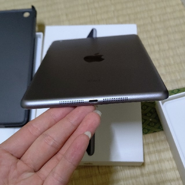 iPad(アイパッド)の極美品 iPad mini2 16GB WIFIモデル レアIOS10 スマホ/家電/カメラのPC/タブレット(タブレット)の商品写真