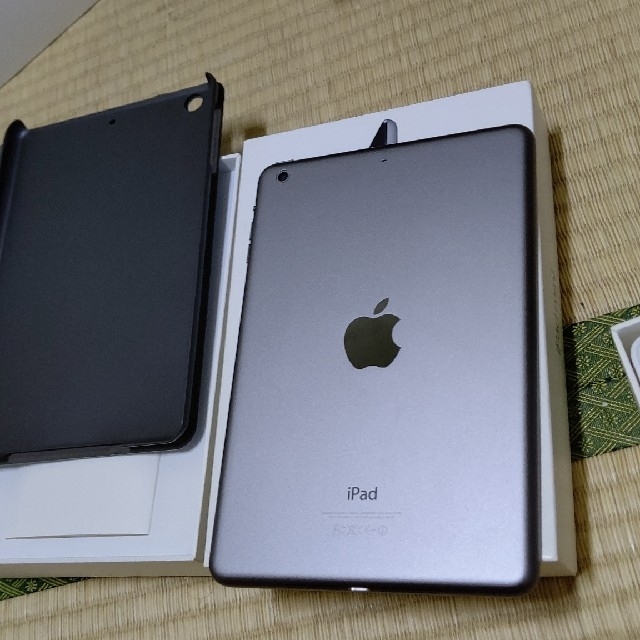 iPad(アイパッド)の極美品 iPad mini2 16GB WIFIモデル レアIOS10 スマホ/家電/カメラのPC/タブレット(タブレット)の商品写真