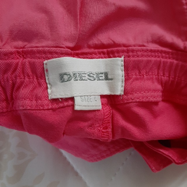 DIESEL(ディーゼル)のDIESEL キッズ サロペット ピンク サイズ4 キッズ/ベビー/マタニティのキッズ服女の子用(90cm~)(その他)の商品写真