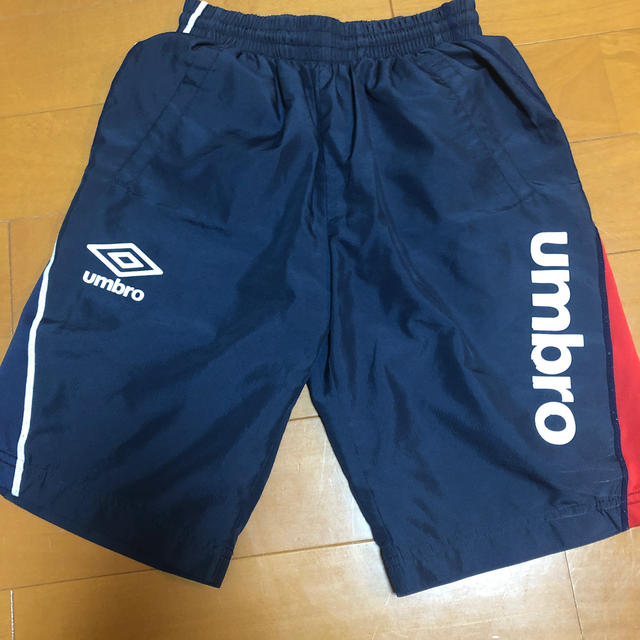 UMBRO(アンブロ)のumbro ハーフパンツ　150cm スポーツ/アウトドアのサッカー/フットサル(ウェア)の商品写真