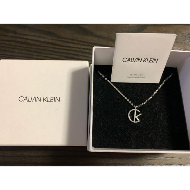 Calvin Klein(カルバンクライン)のCalvin Kleinネックレス レディースのアクセサリー(ネックレス)の商品写真