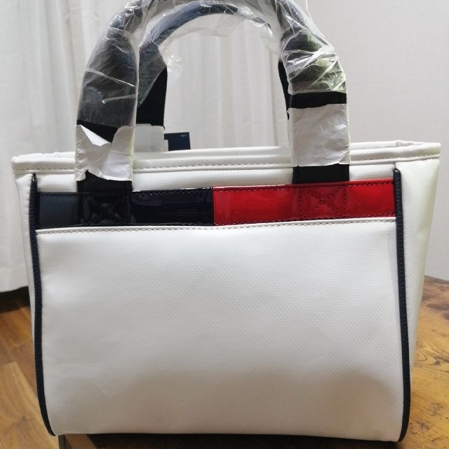 TOMMY HILFIGER(トミーヒルフィガー)の【新品・未使用】TOMMY HILFIGER　バッグ レディースのバッグ(ハンドバッグ)の商品写真