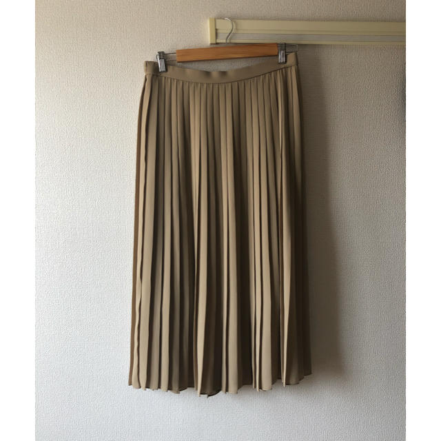 UNIQLO(ユニクロ)のプリーツスカート　ナナイロスカート レディースのスカート(ひざ丈スカート)の商品写真