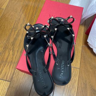 ヴァレンティノ(VALENTINO)の専用  Valentino♡黒定番サンダル(サンダル)