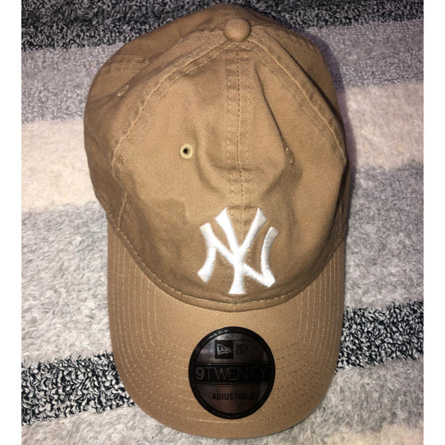 NEW ERA(ニューエラー)の実津季様専用　9TWENTY ニューヨーク　ヤンキース  ベージュ×ホワイト レディースの帽子(キャップ)の商品写真