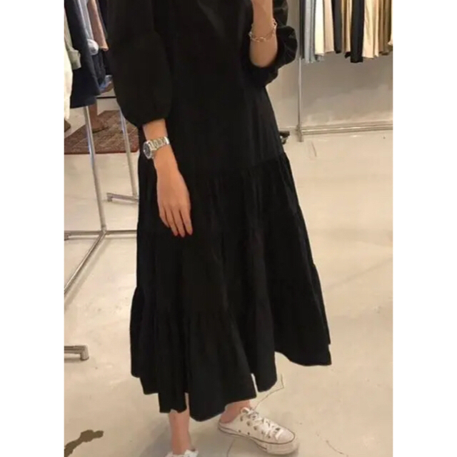 ZARA(ザラ)のパフスリーブ　プリーツロングワンピース　ポプリン　ブラック レディースのワンピース(ロングワンピース/マキシワンピース)の商品写真