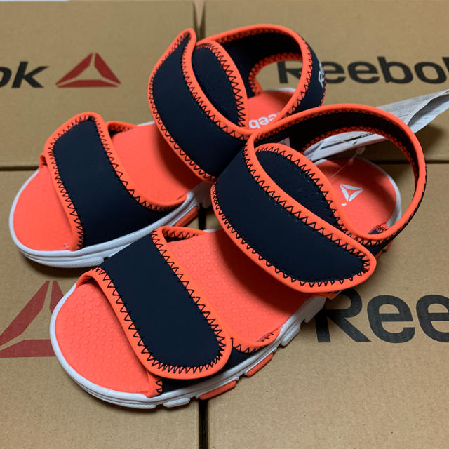 Reebok(リーボック)の18cm リーボック キッズ サンダル CN8612 キッズ/ベビー/マタニティのキッズ靴/シューズ(15cm~)(サンダル)の商品写真