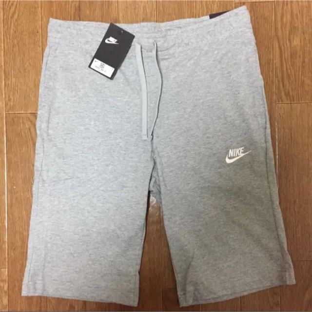 NIKE(ナイキ)のNIKE クラブジャージ ショートパンツ ハーフパンツ グレー S 新品未使用 メンズのパンツ(ショートパンツ)の商品写真