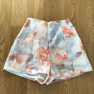 リュクスローズ(Luxe Rose)のLuxe Rose 花柄 ショートパンツ(ショートパンツ)