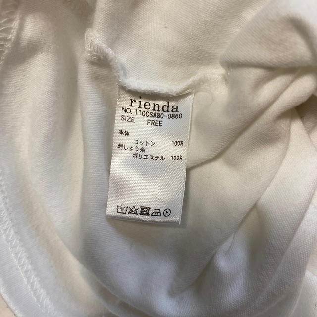 rienda(リエンダ)のリエンダ Tシャツ ロゴTシャツ レディースのトップス(Tシャツ(半袖/袖なし))の商品写真