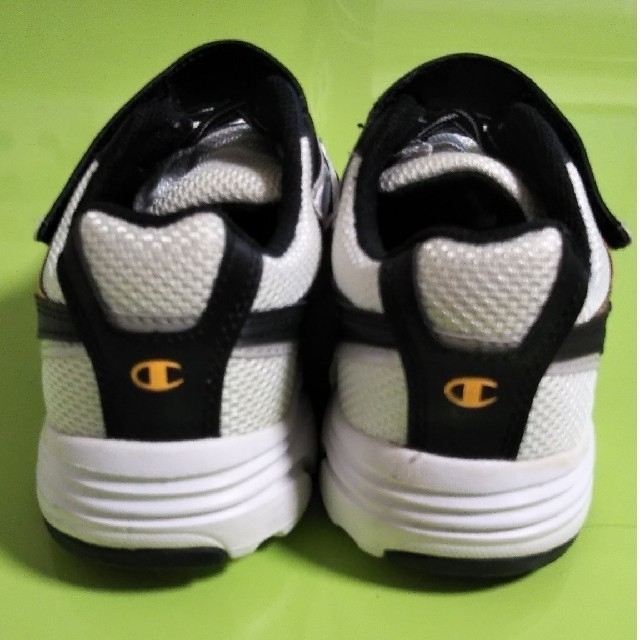 Champion(チャンピオン)の★ Champion ★ チャンピオン 防水 スニーカー 23.0 白×黒 キッズ/ベビー/マタニティのキッズ靴/シューズ(15cm~)(スニーカー)の商品写真