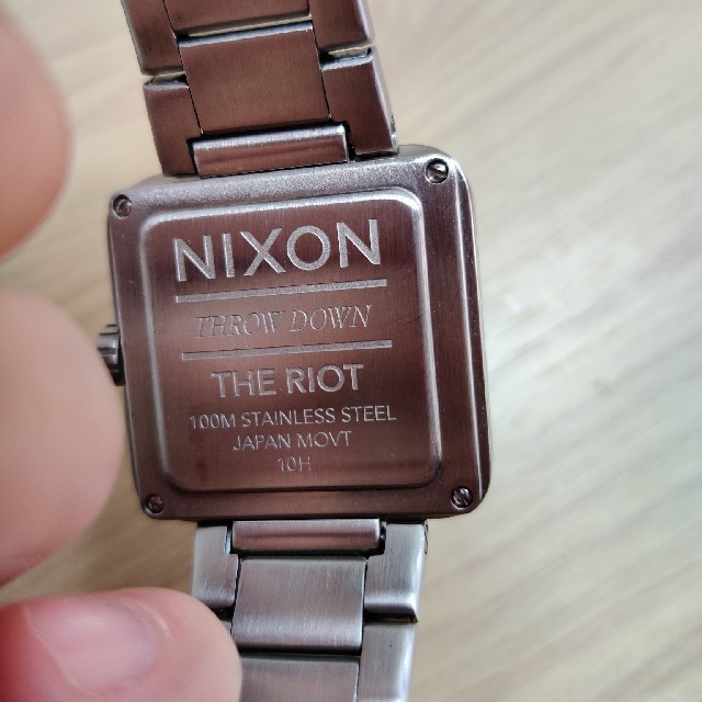 NIXON(ニクソン)のNIXON THE RIOT シルバー 35mm メンズの時計(腕時計(アナログ))の商品写真