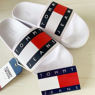 トミーヒルフィガー(TOMMY HILFIGER)のすぐ発送！TOMMYJEANS未使用おまけ付き23cmレディースサンダルホワイト(サンダル)