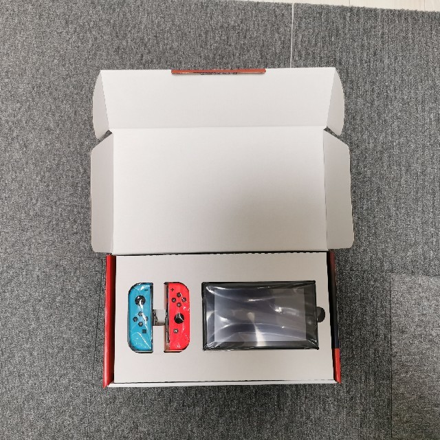 新型Nintendo Switch　品　超美品