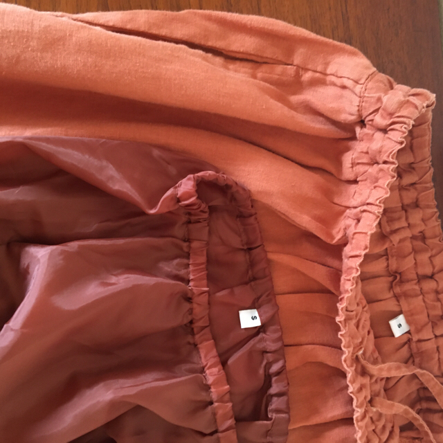 MUJI (無印良品)(ムジルシリョウヒン)の無印良品　麻　リネン　ロングスカート  ペチコート付き レディースのスカート(ロングスカート)の商品写真