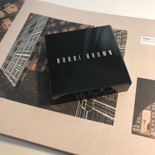 ボビイブラウン(BOBBI BROWN)のB O B B I  BＲ OW N シマーブリック(フェイスカラー)