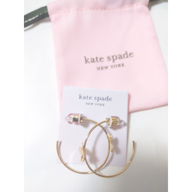 kate spade new york(ケイトスペードニューヨーク)の【新品】kate spade ケイトスペード ピアス フープ　蝶　IN A FL レディースのアクセサリー(ピアス)の商品写真