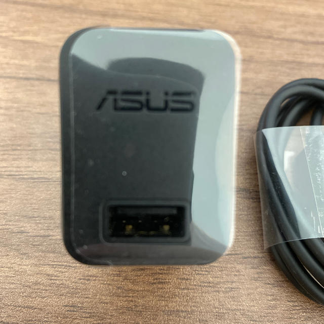 ASUS(エイスース)のASUS アダプタ マイクロUSBケーブル スマホ/家電/カメラのPC/タブレット(その他)の商品写真