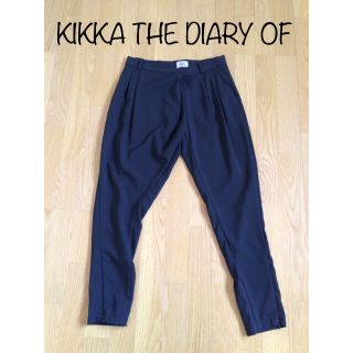 キッカザダイアリーオブ(KIKKA THE DIARY OF)のギャザー入りテーパードパンツ(カジュアルパンツ)