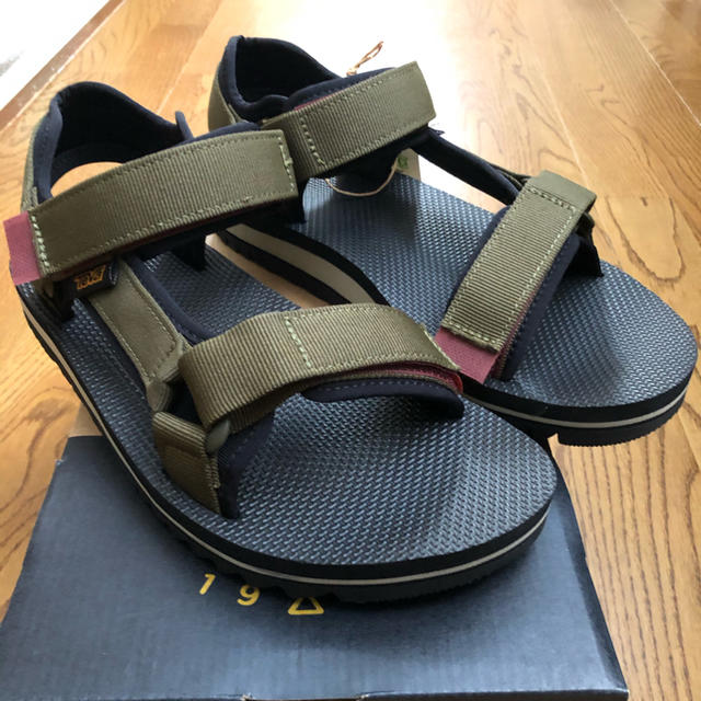 Teva(テバ)のTeva テバ　メンズ　サンダル　ユニバーサルトレイル　ダークオリーブ　27cm メンズの靴/シューズ(サンダル)の商品写真